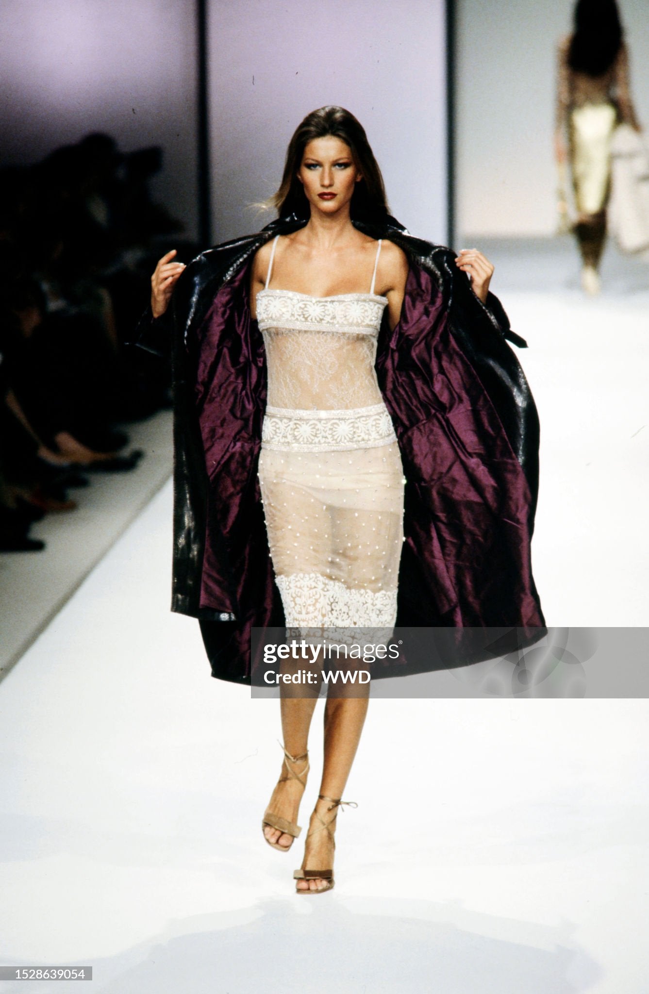 FW2000 Valentino Dress Gisele Bündchen